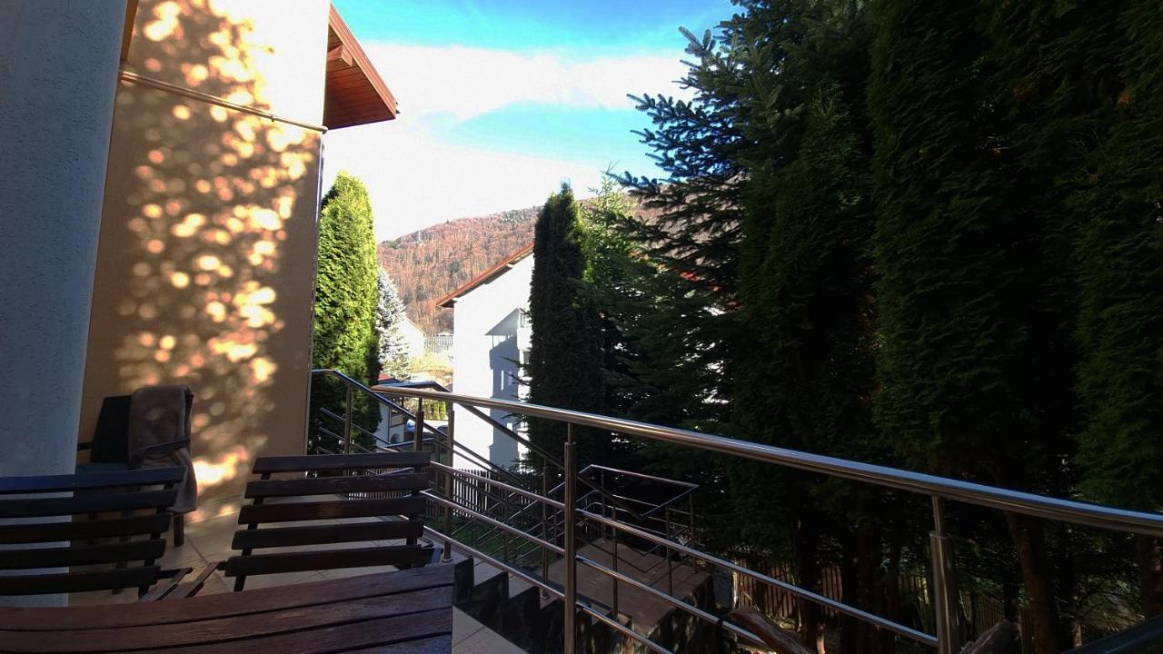 Marble Villa: Luxury Estate - Central But Intimate Sinaia Exterior photo